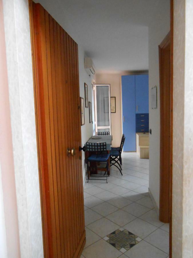 Monolocale A Peschiera Del Garda Vista Lago Apartment Bagian luar foto