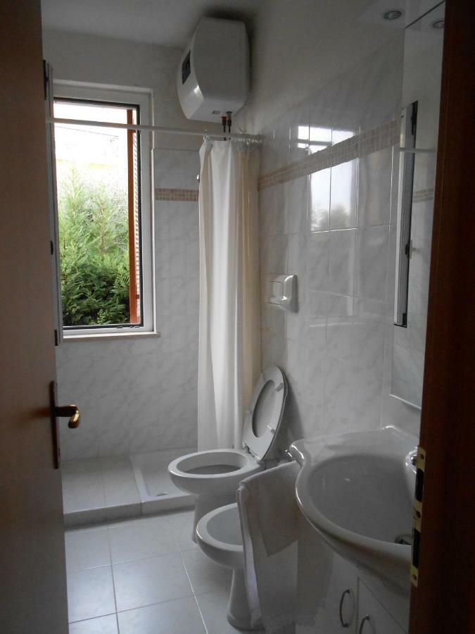Monolocale A Peschiera Del Garda Vista Lago Apartment Bagian luar foto