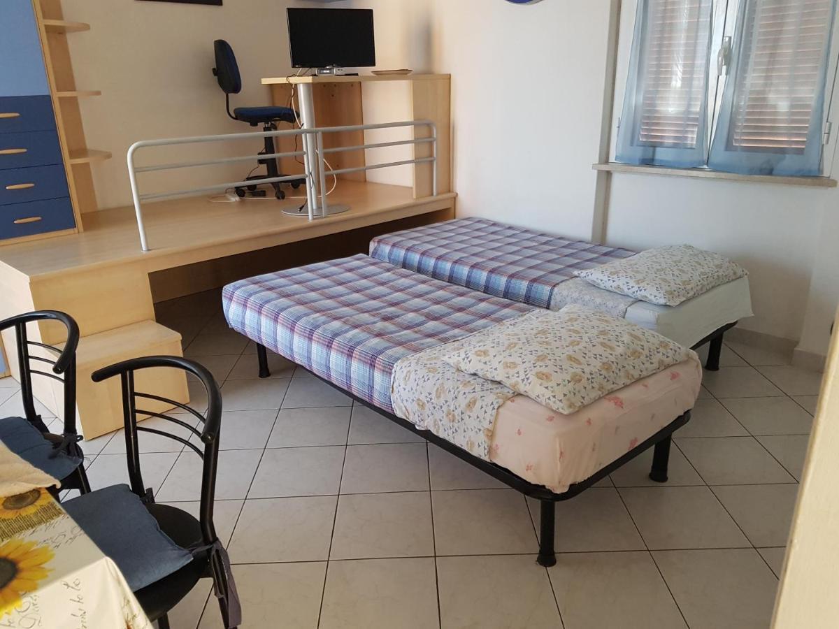 Monolocale A Peschiera Del Garda Vista Lago Apartment Bagian luar foto
