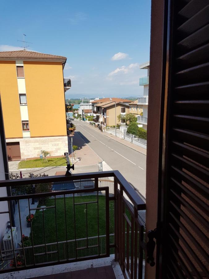 Monolocale A Peschiera Del Garda Vista Lago Apartment Bagian luar foto